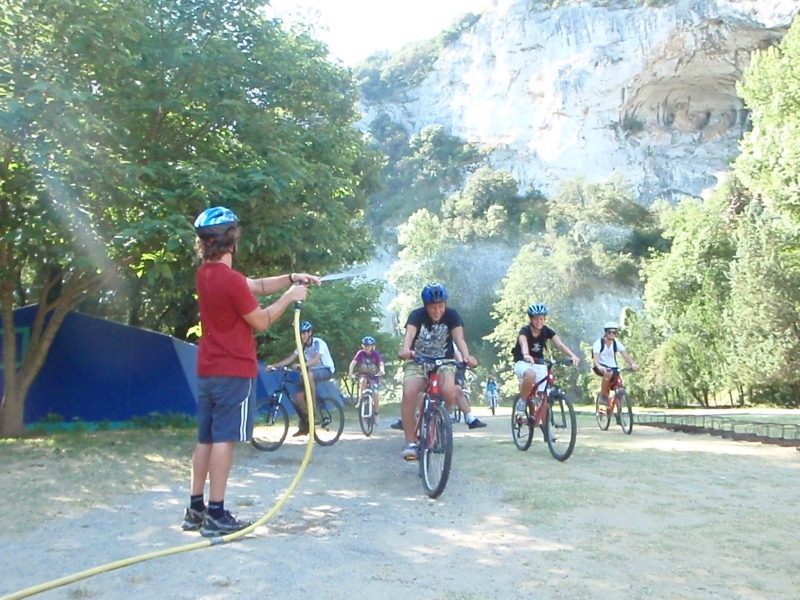 Village Camps International Summer Camp Ard&egrave;che, France 2019-07-26 https://www.villagecamps.com/journals_admin/images/70-8-The pre-ride car wash.jpg